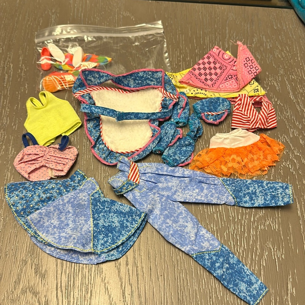 Barbie vintage lot of clothes and accessories